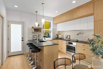 4416 B Corliss Avenue N, Seattle, WA 98103 - Photo 2