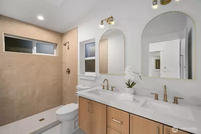 12040 5th Avenue NE, Seattle, WA 98125 - Photo 16