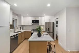 12040 5th Ave NE, Seattle, WA 98125 - Photo 8