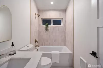 12040 5th Avenue NE, Seattle, WA 98125 - Photo 20