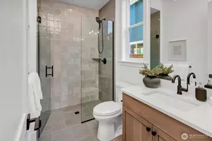 13004 NE 112th St, Kirkland, WA 98033 - Photo 16