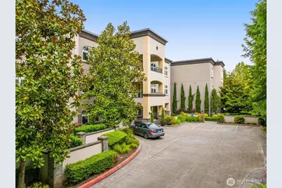 10398 NE 17th Street #206, Bellevue, WA 98004 - Photo 2