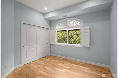 10398 NE 17th Street #206, Bellevue, WA 98004 - Photo 16