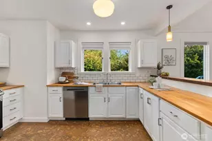 3218 S Byron St, Seattle, WA 98144 - Photo 10
