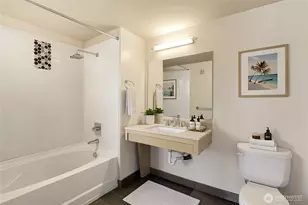 530 Broadway E, Seattle, WA 98102 - Photo 12