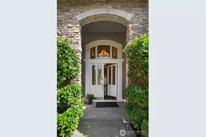 2330 279th Drive SE, Sammamish, WA 98075 - Photo 2