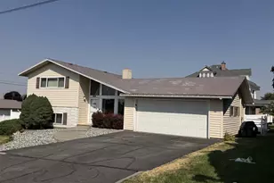 615 SE Mitchum St, Wilbur, WA 99185 - Photo 1