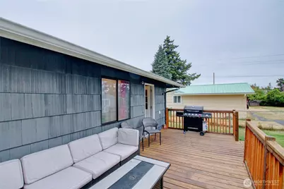 49 SW 8th Avenue, Oak Harbor, WA 98277 - Photo 20
