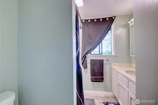 49 SW 8th Ave, Oak Harbor, WA 98277 - Photo 6