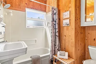 2401 SW 112th Street, Burien, WA 98146 - Photo 32