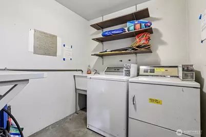 2352 49th Avenue SW, Seattle, WA 98116 - Photo 38