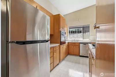 2352 49th Avenue SW, Seattle, WA 98116 - Photo 18