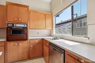 2352 49th Ave SW, Seattle, WA 98116 - Photo 20