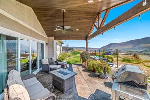 28 13th St SE, East Wenatchee, WA 98802 - Photo 2