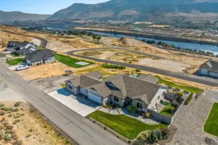 28 13th St SE, East Wenatchee, WA 98802 - Photo 4