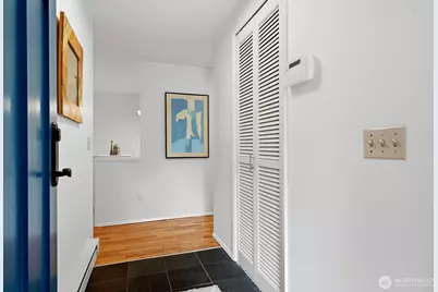 11045 Alton Avenue NE, Seattle, WA 98125 - Photo 4