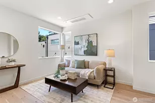 8039 Wallingford Ave N, Seattle, WA 98103 - Photo 8