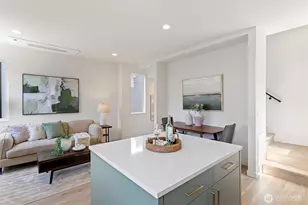 8039 Wallingford Ave N, Seattle, WA 98103 - Photo 16