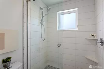 8039 Wallingford Avenue N #B, Seattle, WA 98103 - Photo 20