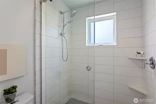 8039 Wallingford Ave N, Seattle, WA 98103 - Photo 20
