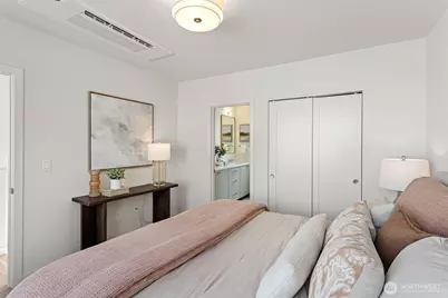 8039 Wallingford Avenue N #B, Seattle, WA 98103 - Photo 18
