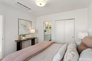 8039 Wallingford Ave N, Seattle, WA 98103 - Photo 18