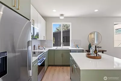 8039 Wallingford Avenue N #B, Seattle, WA 98103 - Photo 14