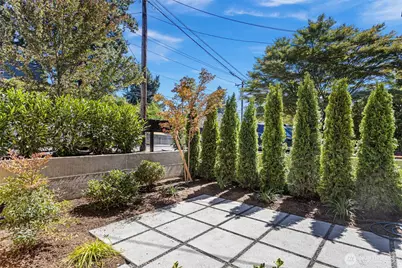 8037 Wallingford Avenue N, Seattle, WA 98103 - Photo 10