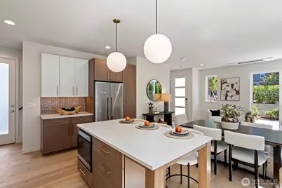 8037 Wallingford Avenue N, Seattle, WA 98103 - Photo 18