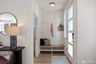 8037 Wallingford Ave N, Seattle, WA 98103 - Photo 4