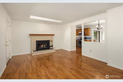 20820 Hillcrest Place, Edmonds, WA 98026 - Photo 8