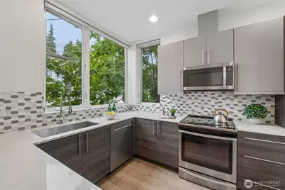 3920 1st Avenue NE #C, Seattle, WA 98105 - Photo 6