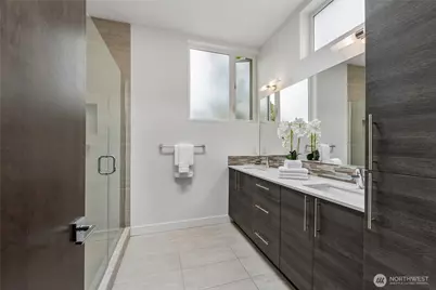 3920 1st Avenue NE #C, Seattle, WA 98105 - Photo 12