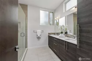 3920 1st Ave NE, Seattle, WA 98105 - Photo 12