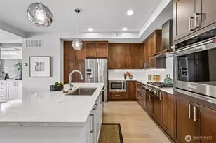 8710 112th Ave NE, Kirkland, WA 98033 - Photo 10