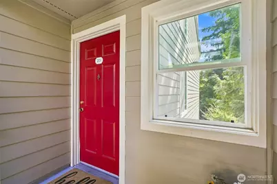 19857 25th Avenue NE #201, Shoreline, WA 98155 - Photo 2