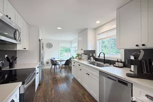 11310 5th Ave NE, Seattle, WA 98125 - Photo 4