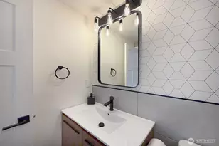 11310 5th Ave NE, Seattle, WA 98125 - Photo 8