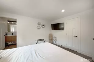 11310 5th Ave NE, Seattle, WA 98125 - Photo 10