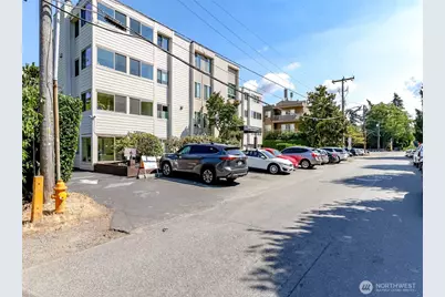 132 N 132nd Street #204, Seattle, WA 98133 - Photo 32