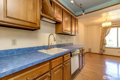 132 N 132nd Street #204, Seattle, WA 98133 - Photo 10