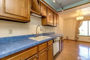 132 N 132nd St, Seattle, WA 98133 - Photo 10