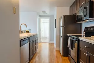 209 N 39th St, Seattle, WA 98103 - Photo 8