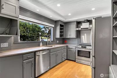 544 S Morris Avenue, Renton, WA 98057 - Photo 4