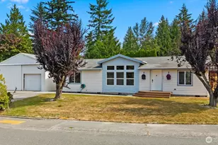 1217 89th Ave SE, Lake Stevens, WA 98258 - Photo 2