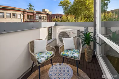 627 13th Avenue E, Seattle, WA 98102 - Photo 24