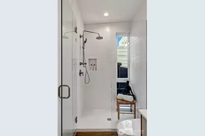 1227 E Roy Street, Seattle, WA 98102 - Photo 26