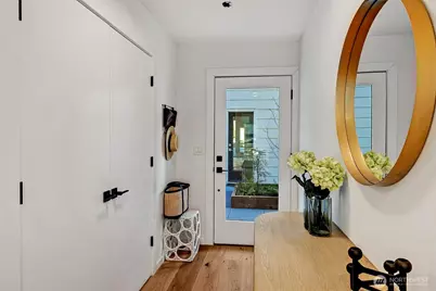 1227 E Roy Street, Seattle, WA 98102 - Photo 4