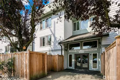 13717 Linden Avenue N #104, Seattle, WA 98133 - Photo 1