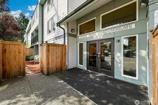 13717 Linden Ave N, Seattle, WA 98133 - Photo 2